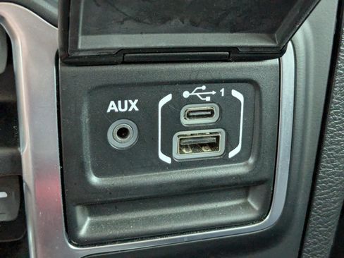 Used 2021 Jeep Gladiator Overland AWD/4WD image 26