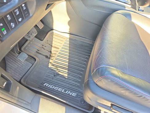 Certified 2023 Honda Ridgeline Black Edition image 17