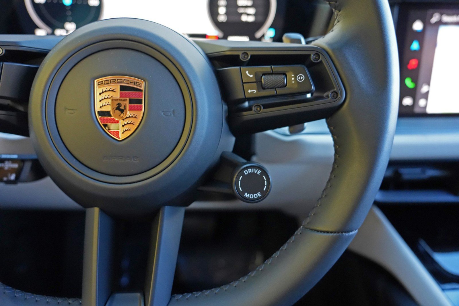 Used 2026 Porsche Cayenne AWD/4WD image 22