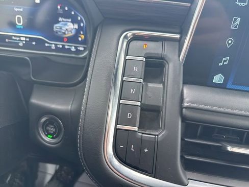 Used 2023 Chevrolet Tahoe Z71 AWD/4WD image 27