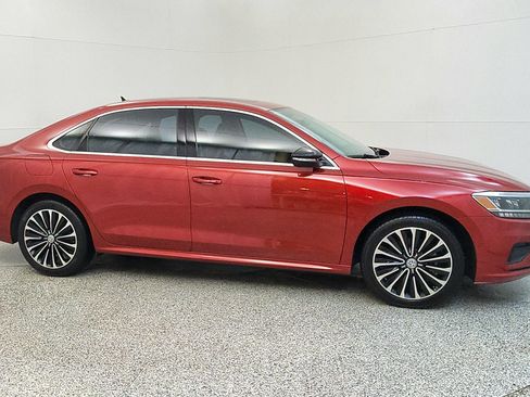 Used 2022 Volkswagen Passat 2.0T FWD image 7