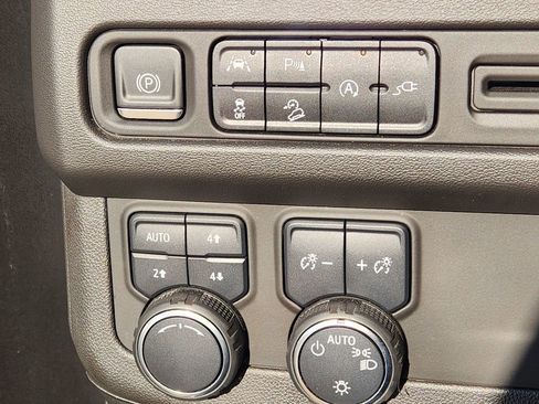 Used 2021 Chevrolet Tahoe Z71 w/ Luxury Package image 28