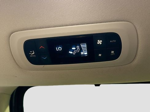 Used 2022 Chrysler Pacifica Touring-L FWD image 20