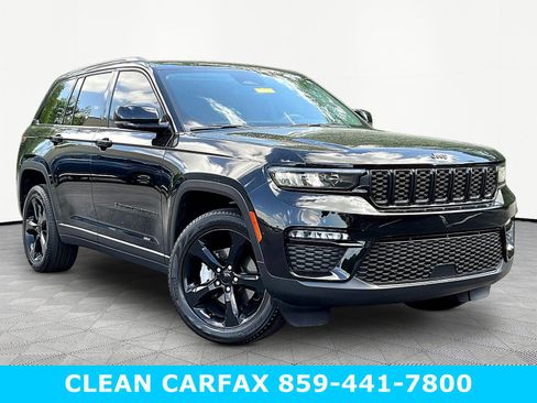 Used 2023 Jeep Grand Cherokee Limited w/ Black Appearance Package AWD/4WD image 3