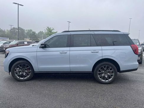 Certified 2025 Ford Expedition Platinum w/ Stealth Performance Package AWD/4WD image 7