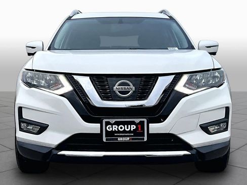 Certified 2017 Nissan Rogue SV w/ SV Premium Package FWD image 4