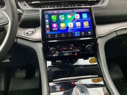 Used 2023 Jeep Grand Cherokee L Limited image 22