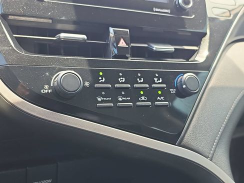 Used 2021 Toyota Camry LE FWD image 19