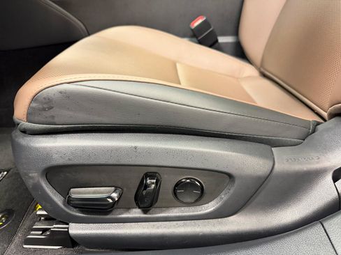 Used 2023 Lexus ES 350 w/ Premium Package FWD image 7