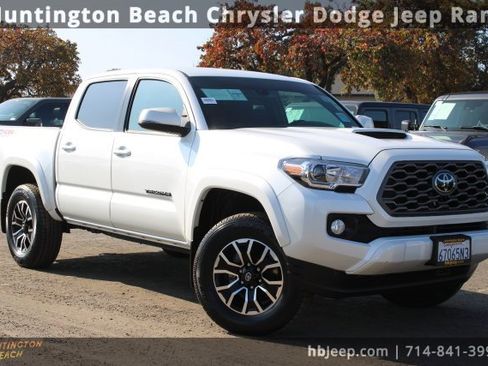 Used 2022 Toyota Tacoma TRD Sport image 1