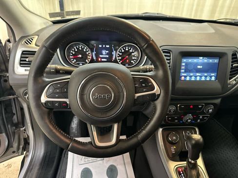 Used 2019 Jeep Compass Latitude w/ Cold Weather Group image 3