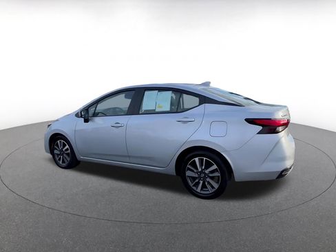 Used 2025 Nissan Versa SV image 10