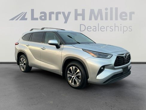 Certified 2022 Toyota Highlander XLE image 7