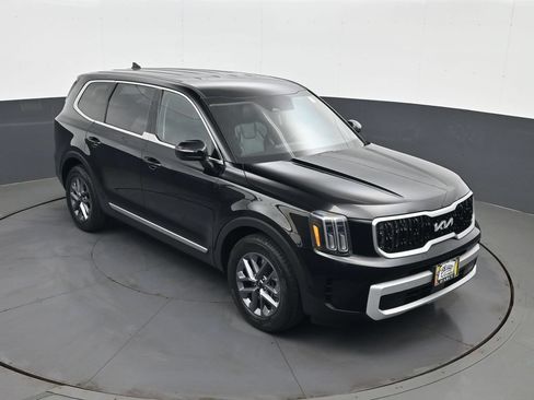 Used 2024 Kia Telluride LX AWD/4WD image 16