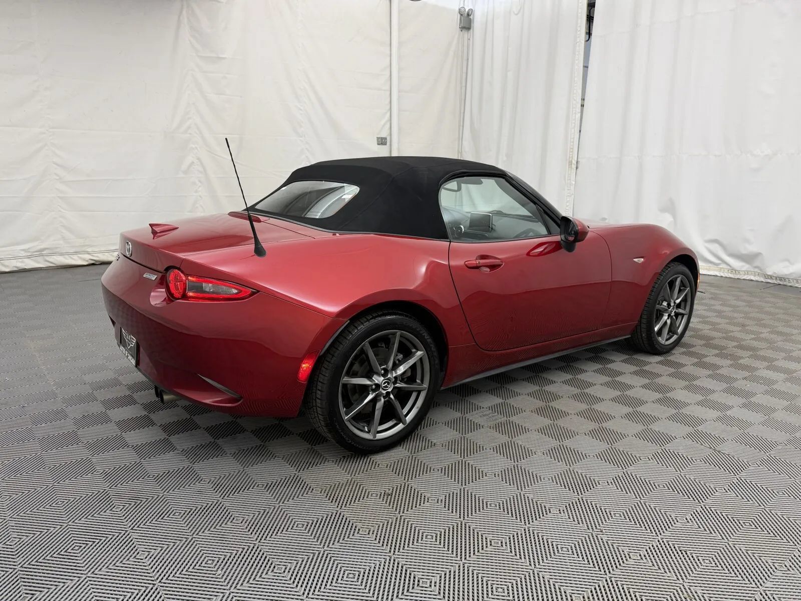 Used 2016 MAZDA MX-5 Miata Grand Touring RWD image 12