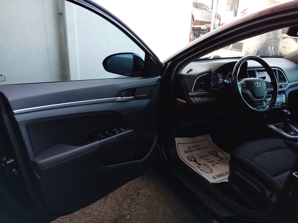 Used 2018 Hyundai Elantra Value Edition FWD image 19