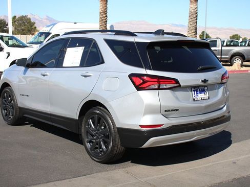Used 2022 Chevrolet Equinox RS w/ Infotainment Package FWD image 5