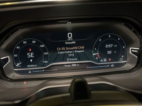 Used 2023 GMC Yukon Denali w/ Denali Reserve Package image 22