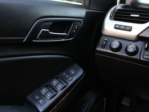 Used 2020 Chevrolet Tahoe Premier w/ Premier Plus Edition image 17