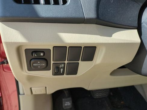 Used 2014 Toyota Prius Three FWD image 13