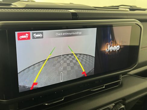 Used 2024 Jeep Wrangler Unlimited Rubicon image 29