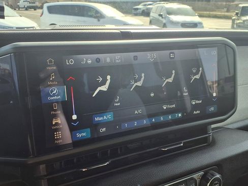 Used 2025 Jeep Wrangler Willys image 13