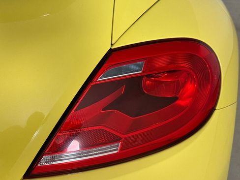 Used 2013 Volkswagen Beetle 2.5 FWD image 29