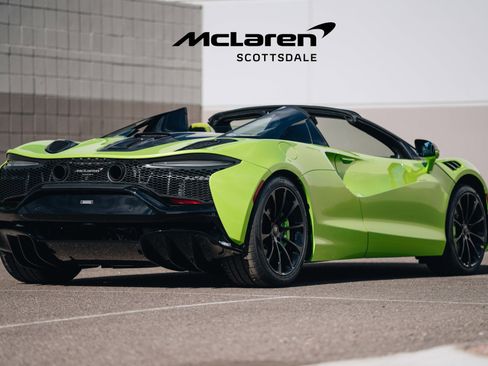 Used 2025 McLaren Artura Performance image 9