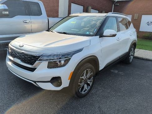 Used 2021 Kia Seltos EX AWD/4WD image 2