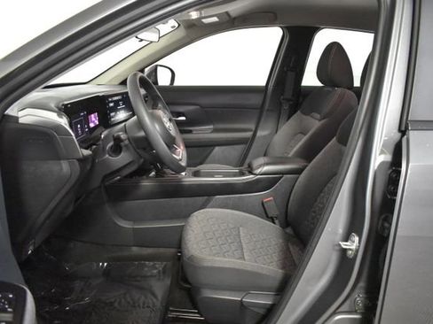 Certified 2025 Nissan Kicks SV AWD/4WD image 11