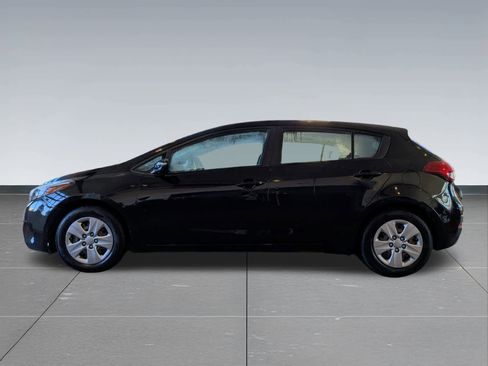 Used 2017 Kia Forte LX image 3