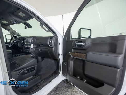 Used 2022 GMC Sierra 3500 Denali w/ Technology Package AWD/4WD image 42