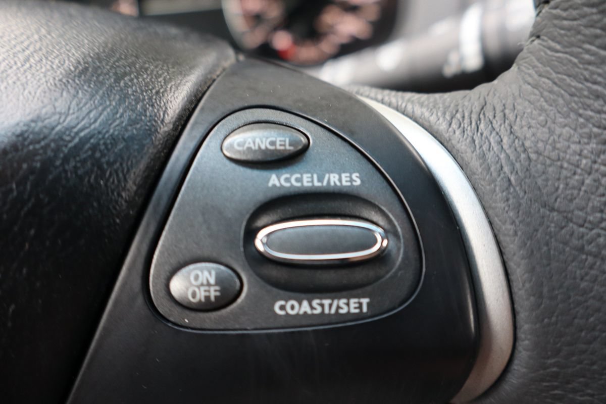 Used 2016 Nissan Pathfinder SV AWD/4WD image 32