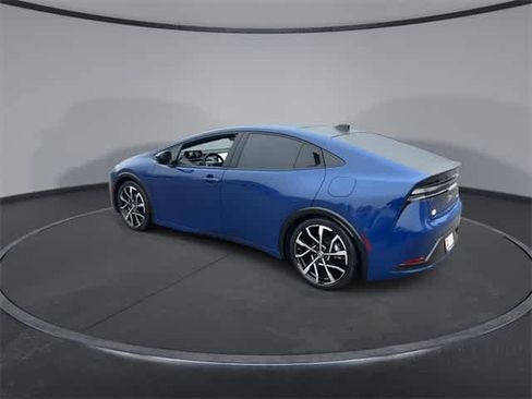 Used 2025 Toyota Prius Plug-In Hybrid image 6