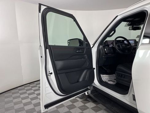 New 2026 Nissan Armada SL w/ Captain's Chari Seat Package RWD image 17