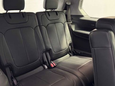 Used 2022 Jeep Grand Cherokee L Limited RWD image 17