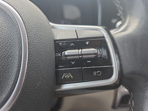Certified 2022 Kia Sorento S FWD image 23
