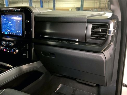 Used 2024 Ford F250 Lariat w/ Lariat Ultimate Package image 17