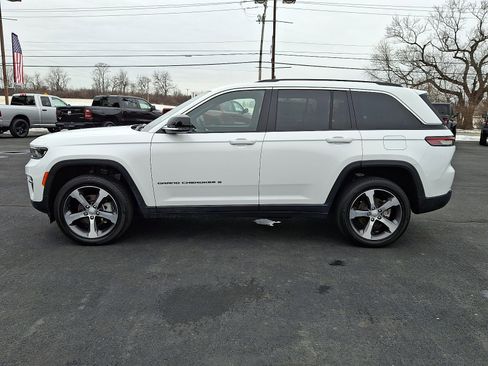 Certified 2023 Jeep Grand Cherokee Limited image 7