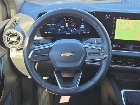 Used 2025 Chevrolet Equinox LT image 20