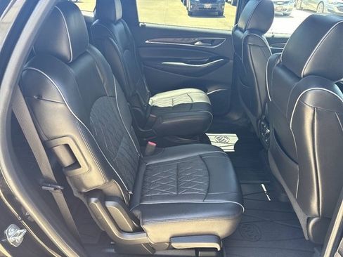 Used 2023 Buick Enclave Avenir w/ Avenir Technology Package AWD/4WD image 17