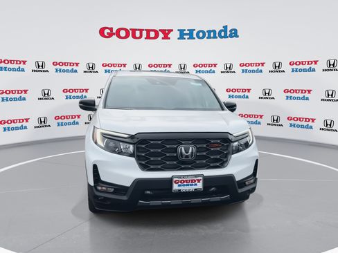 Used 2025 Honda Ridgeline TrailSport image 3