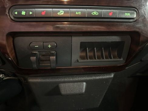 Used 2010 Ford F250 Lariat image 27