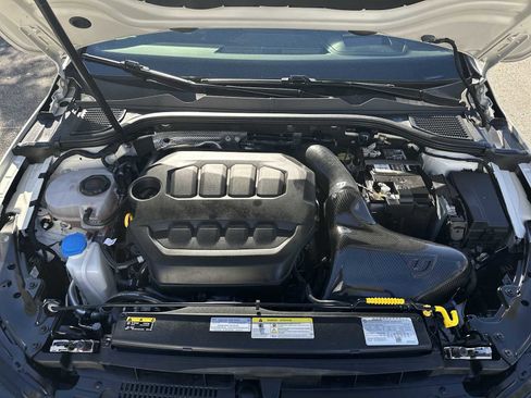 Used 2023 Volkswagen Golf R image 13