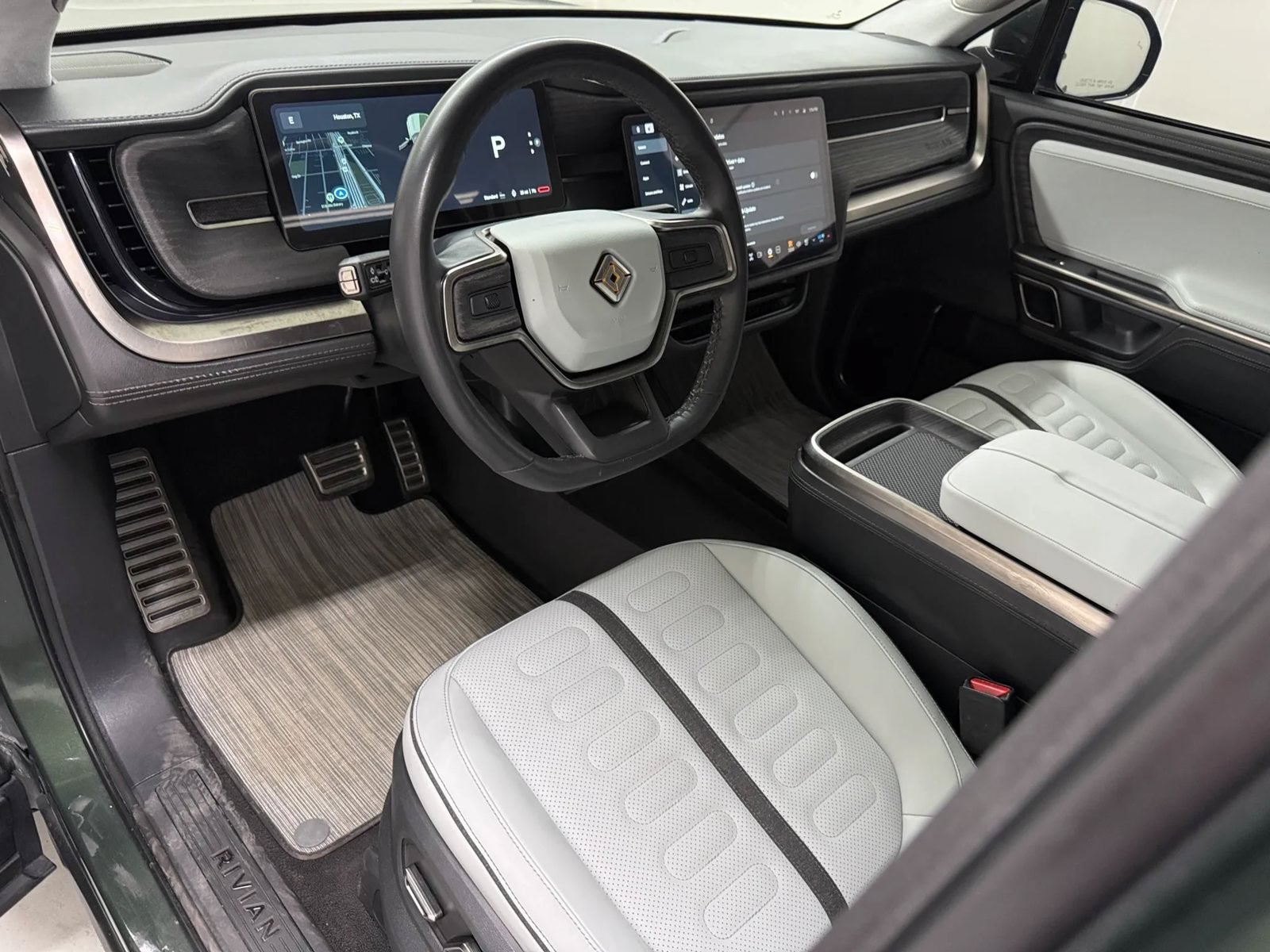 Used 2024 Rivian R1S Adventure Quad AWD/4WD image 10