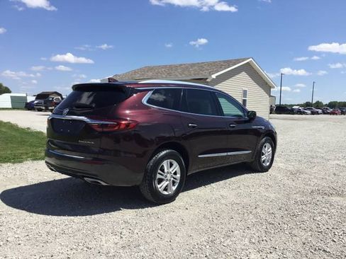 Used 2019 Buick Enclave Essence FWD image 3