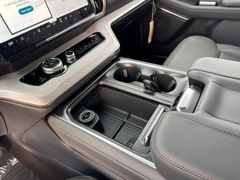 New 2026 Ford Expedition Active image 32