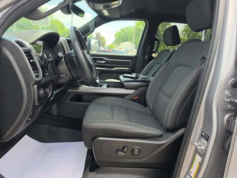 Used 2022 RAM 1500 Big Horn AWD/4WD image 6