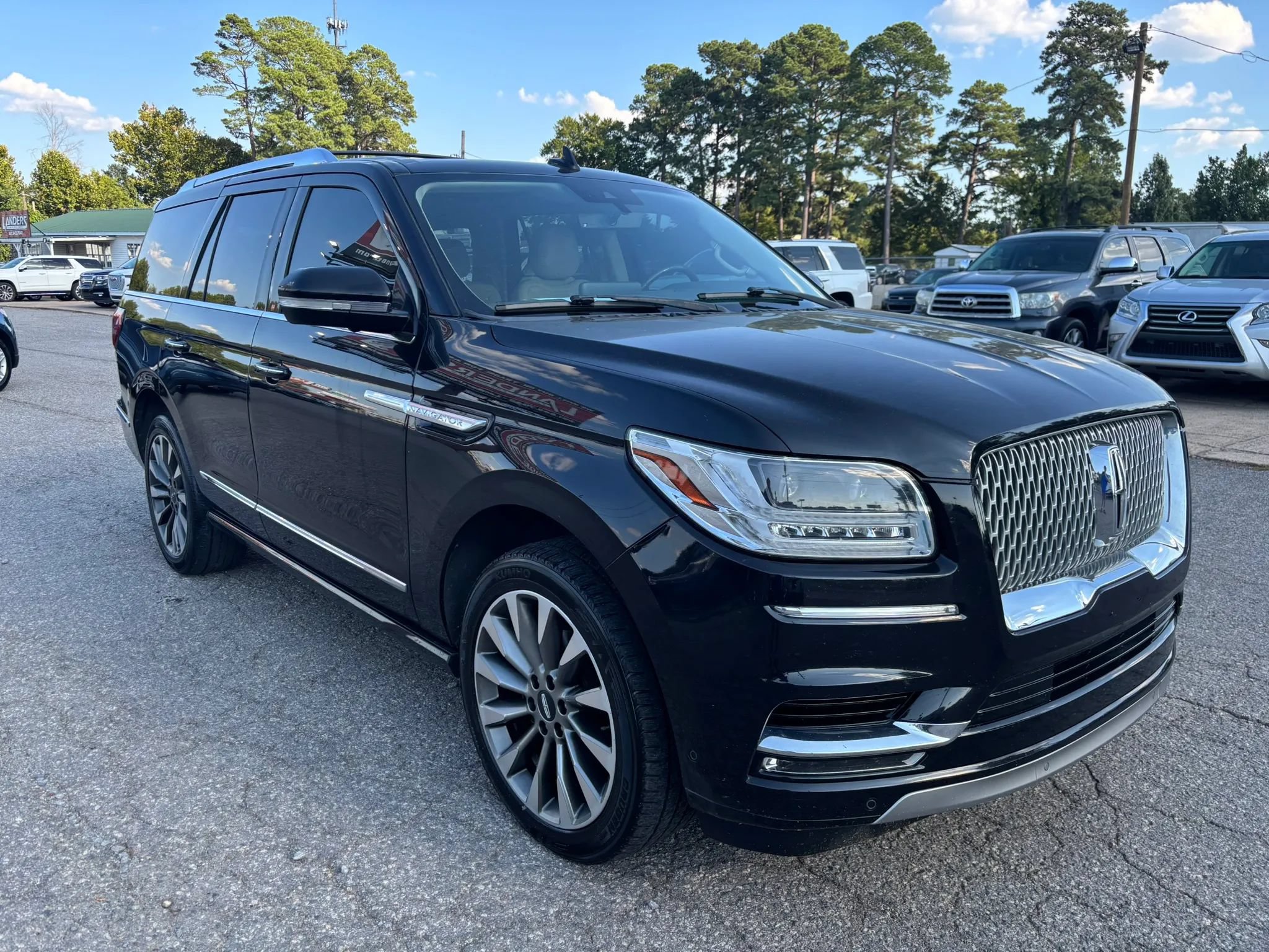 Used 2020 Lincoln Navigator Reserve AWD/4WD image 7