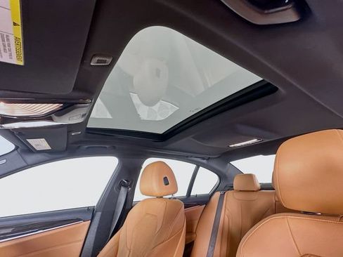 Used 2023 BMW 530e xDrive 530e iPerformance w/ Premium Package image 22